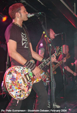 CJ, Ginger & Jon onstage with The Wildhearts - Feb 17th 2004 - &copy; Pelle Gunnarsson 2004 - Stockholm Debaser